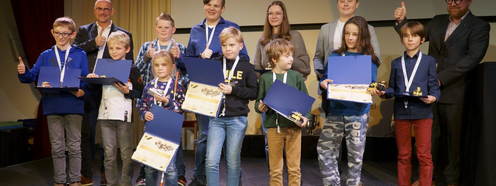 SRCC-Kinderbotschafter bei der Premierevorstellung ihrer Videobotschaften zum SRCC