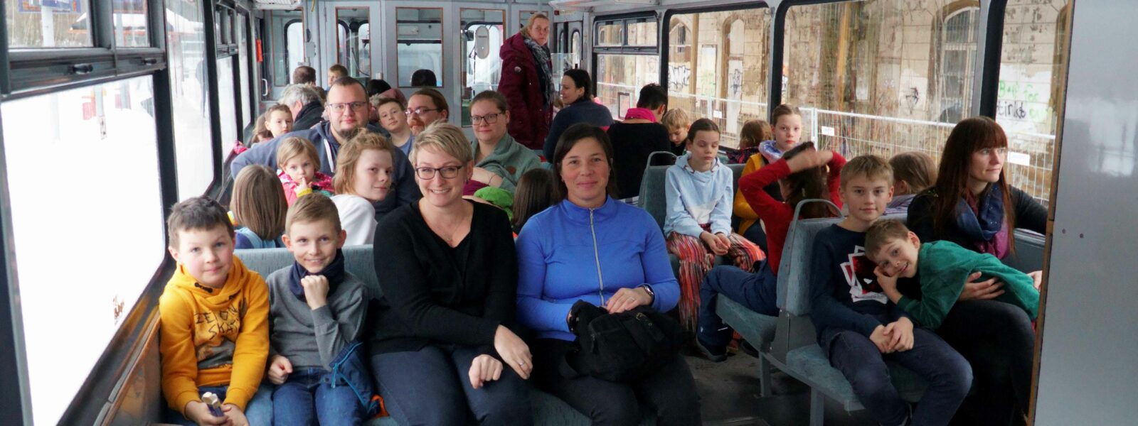 VDIni-Club: Nikolausfahrt
Kurz vor dem Start - alle Kinder, Eltern und Großeltern freuen sich auf die Veranstaltung.